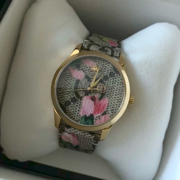 Gucci Women’s Watch - Picture 4 of 5